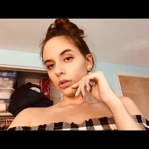 Meet your Posher, Chloe